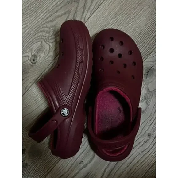 Maroon Crocs with soft interior size men 7 women 9 - Picture 2 of 11
